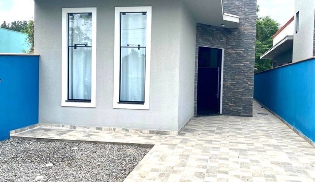 Comfortable house with 2 bedrooms, air conditioning, 600m from the beach.