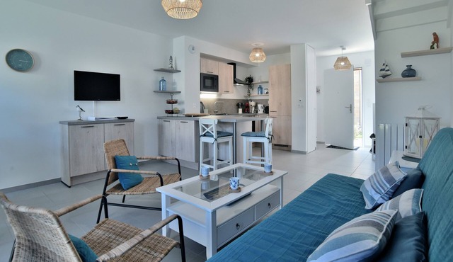 Comfortable house with a garden in Port-Mer, Cancale, 3 min walk from the beach