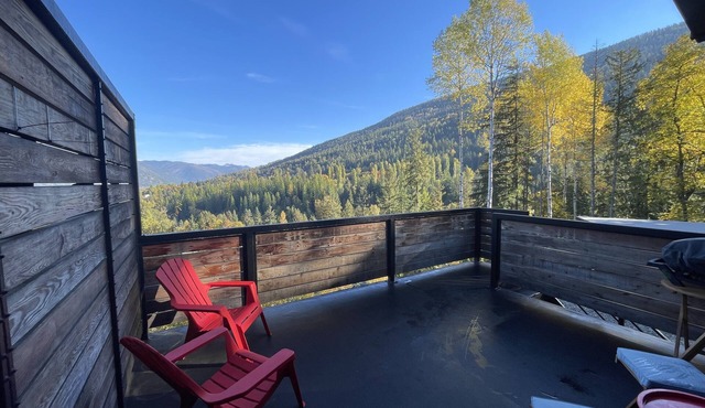 Comfortable lodging close to Whitewater & town