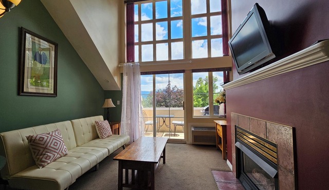 Comfortable Loft -310