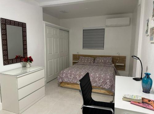 Comfortable modern apartment- central location.