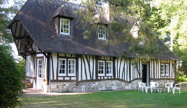 Comfortable Normandy Cottage with 120 acre forest