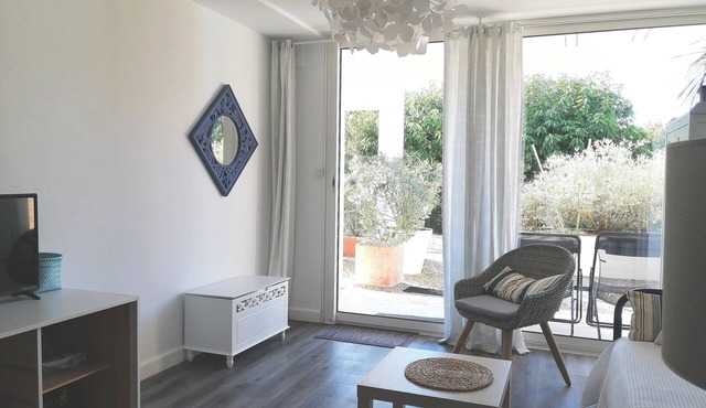 Comfortable, quiet "CôtéPlage" gîte-Covered terrace-Garden