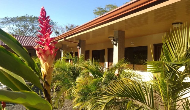 Comfortable room with A/C Jacó Beach with pivate bathroom