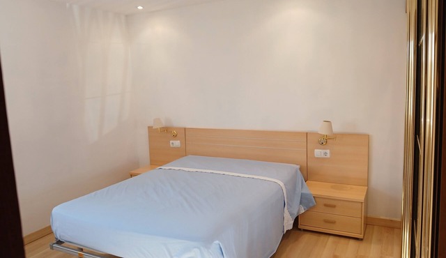 Comfortable rooms with bathroom (suite) in a typical Spanish village