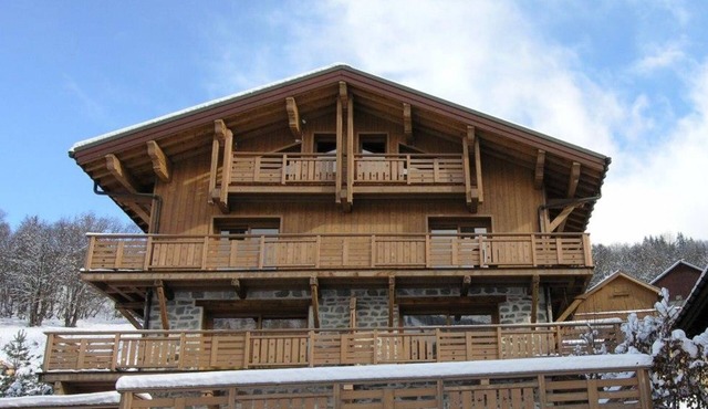 Comfortable Spacious Quiet Apartment Sleeps 4 Large Sunny Balcony Stunning Views