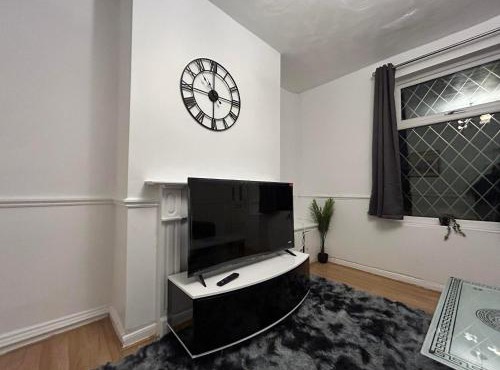 Comfortable, spacious 2 Bedroom house close to Etihad Stadium