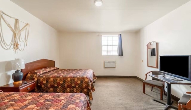 Comfortable Stay Near Dean Porter Park , Steps to Brownsville Museum