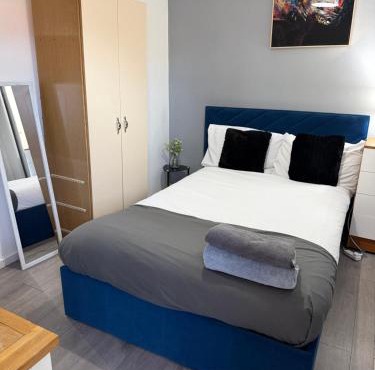 Comfortable Stay With Garden View Near Long Riding