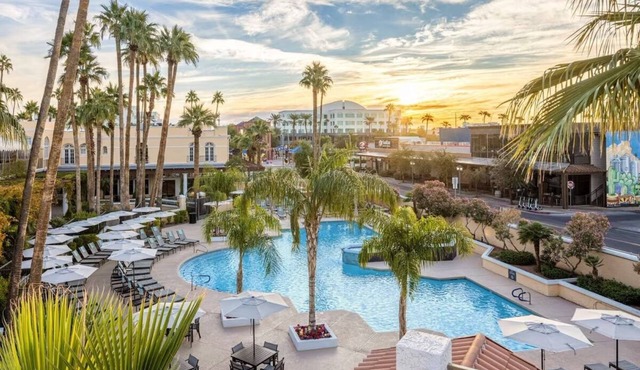 Comfortable Sunset Views! 2 King Units with Pool and Free Parking!