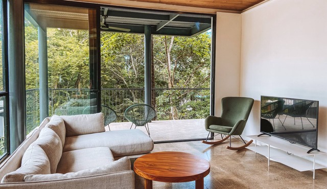 Comfortable Three-Bedroom Home Near the Beach
