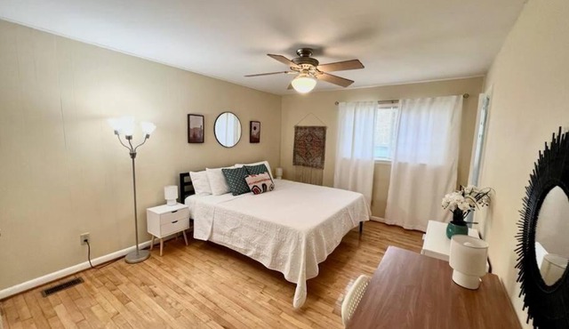 *Comfortable Townhome * King Beds * Long Term*
