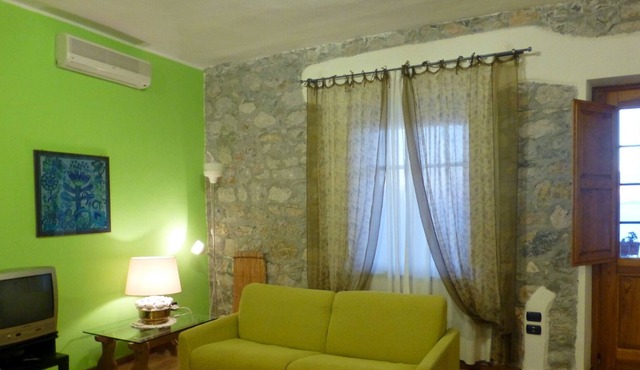 Comfortable two-room apartment overlooking the Gulf of Policastro