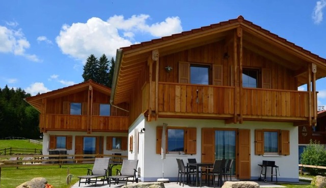 Comfortable vacation home in the Via Claudia vacation village with sauna, lake view and fireplace