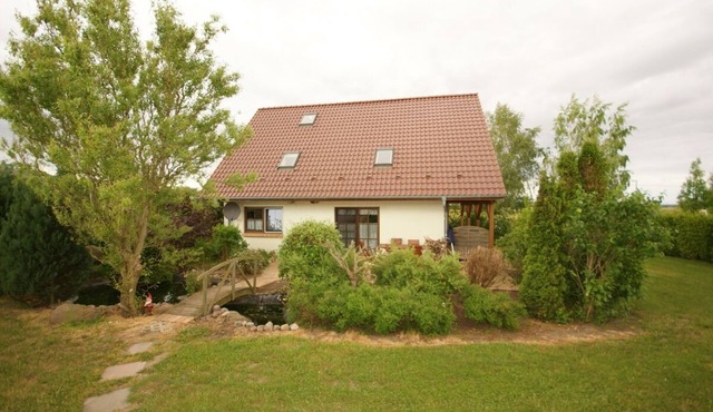 Comfortable vacation apartment with terrace and playground near the Achterwasser