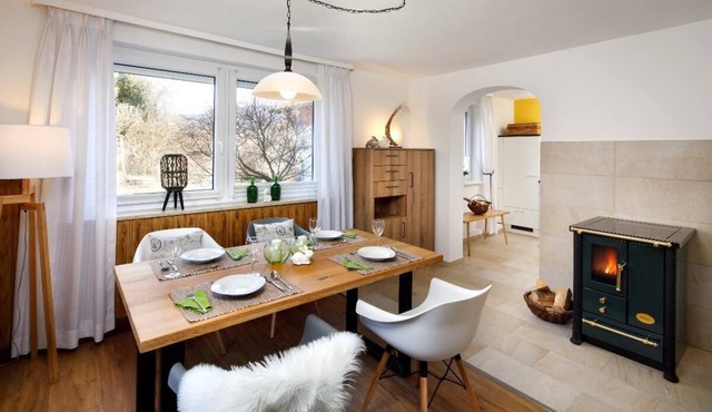 Comfortable vacation home with three terraces