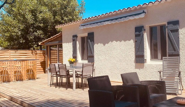 Comfortable vacation home on spacious plot close to beaches - V0826