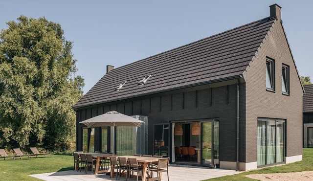 Comfortable villa in Veerse Meer