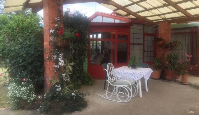 Comfortable villa, in a very good location and surrounded by gardens.