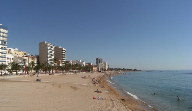Comfortable villa with private pool in Vinaròs 300 m. Beach 6 people