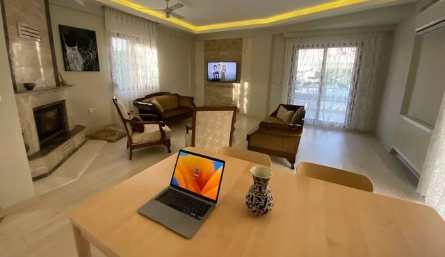 Comfortable villa with garden in “Urla İskele”