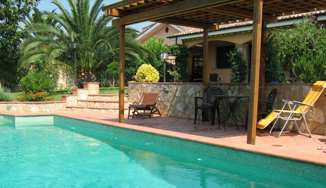 Comfortable villa with private pool near the sea and near Rome