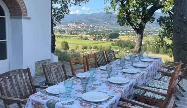 Comfortable villa with unique view. Pet friendly! Renovated 2025