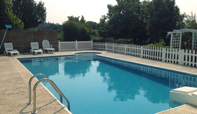 Comfortable Villa with large Pool, huge Garden (golf) and short trip to beaches*