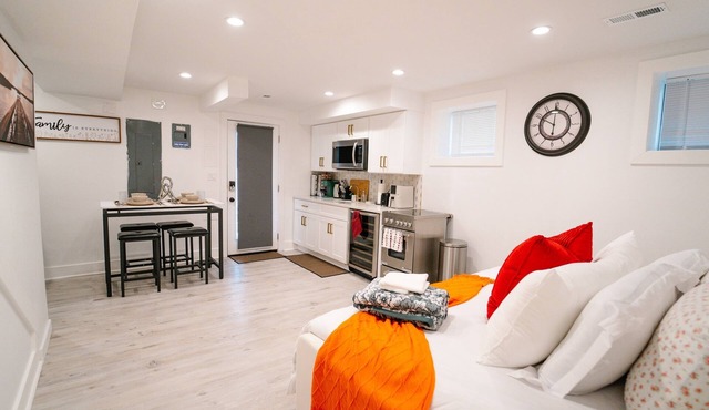 Comfy 1BR Basement DC | Sleeps 5 | Near Metro