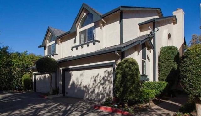 Comfy 3BR Home: Quiet, Walkable, Huge Master Suite