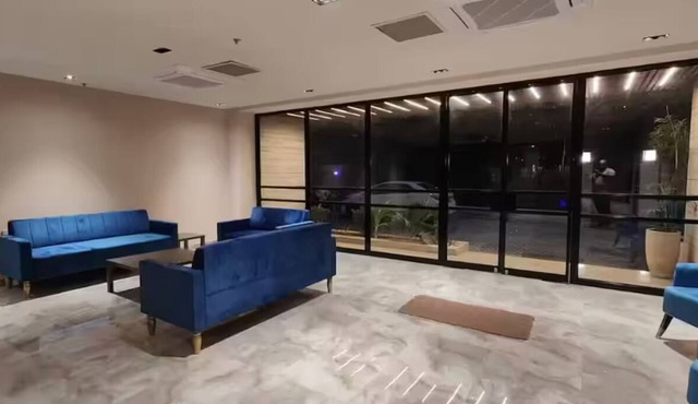 Comfy and Modern 2BDR apt with Central AC ,Wifi, LED and kitchenette