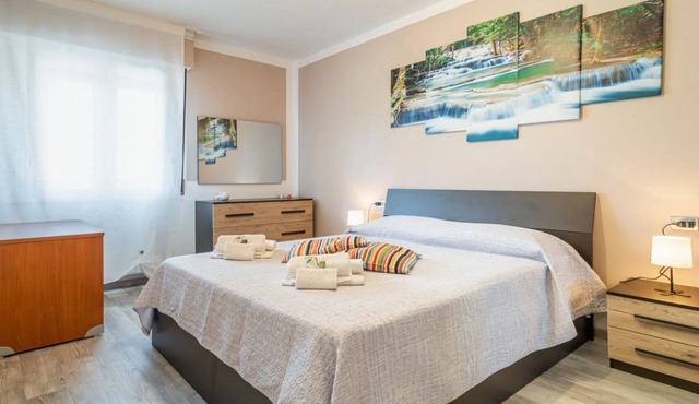 Comfy Apartment x4 - w/Terrace & Private Parking