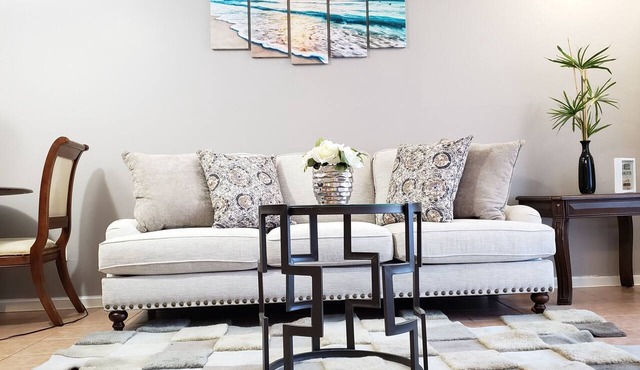 🏡Comfy & Convenient 1BR Apartment Near Oaks Mall & Medical Center Fast WIFI