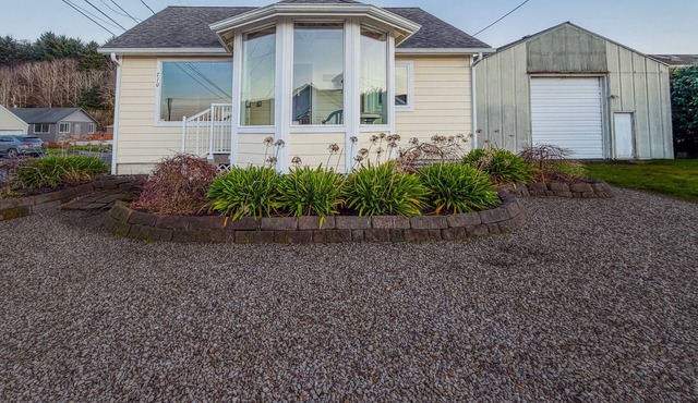 Comfy Corner By The Bay - Pet Friendly Home