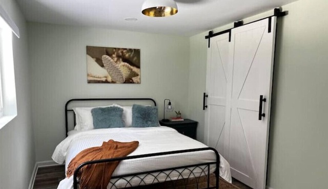 Comfy & Cozy Apt