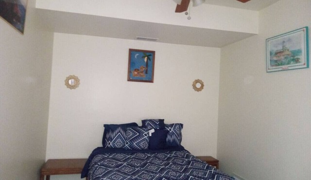 comfy cozy roomy with free parking