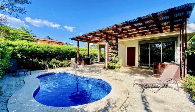 Comfy dog-friendly apt, shared pool - close to Tamarindo