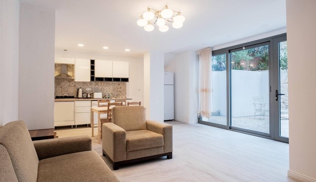 Comfy Flat w Patio 3 min to Beach in Bodrum
