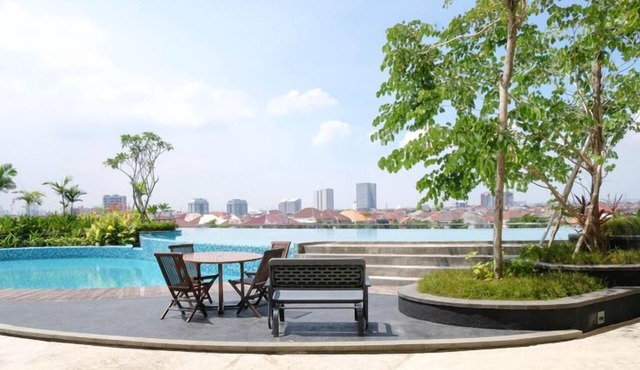 Comfy Modern Look Studio Room At Apartment Grand Dharmahusada Lagoon