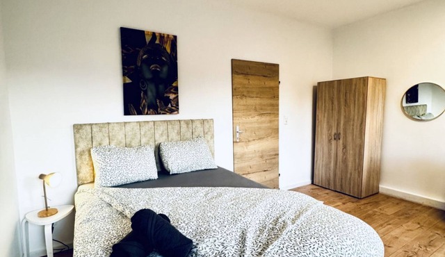 Comfy Room w/Shared Garden, 20 Min to Belvedere