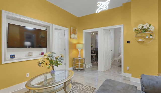 Comfy Seaview 3 bedroom minutes from Yale and the beach