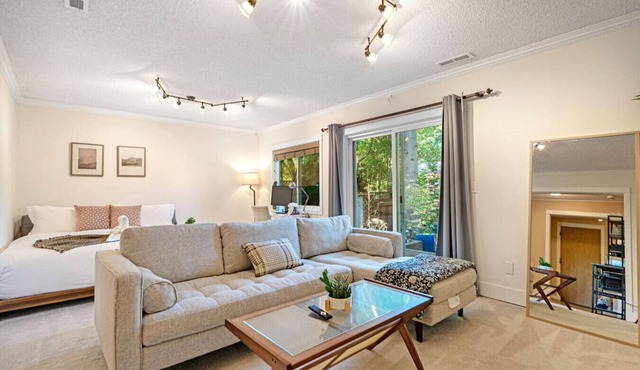Comfy & Spacious 4BR/3BA | @Mountlake Terrace