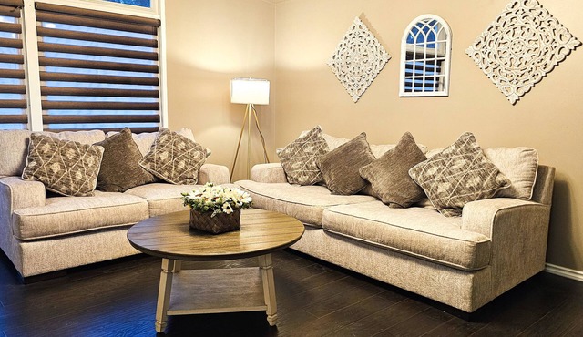 Comfy/Spacious Lake Hills House