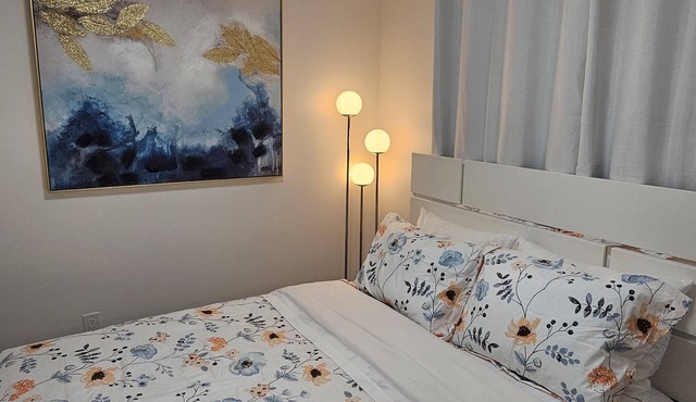 COMFY STAY: Comfy 2-bedroom private suite close to amenities in Mission