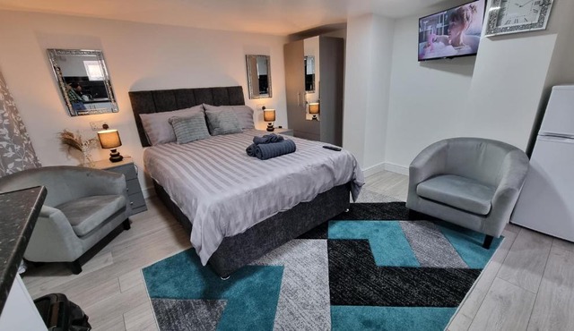 Comfy Studio apartment with Wi-Fi and Smart TV