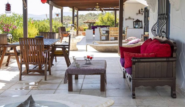 Comfy Triplex near Beach with Garden in Bodrum