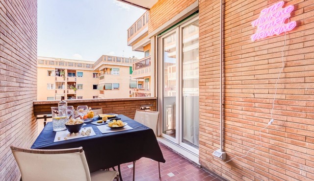 Comic Quaters - Three Bedroom Villa, Sleeps 8