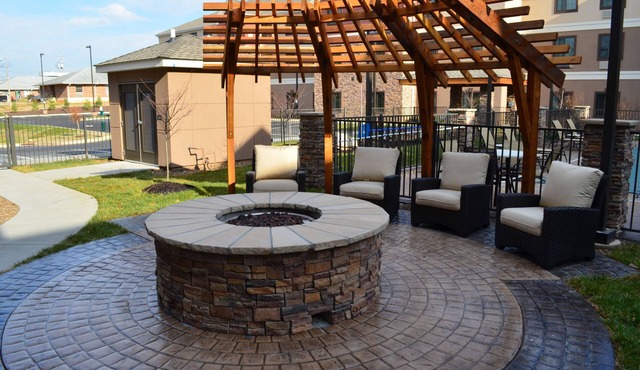 Comm Accessible 1BR King Suite | Pool + Breakfast