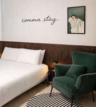 Comma Stay