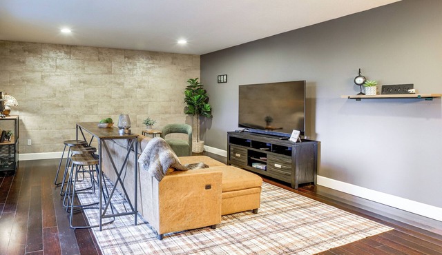 Commuter-Friendly Vancouver Rental w/Yard
